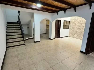 Propiedad con Dos Apartamentos a Precio Inigualable, Genera Ingresos en Escazú Trejos Montealegre — photo 5