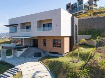 Arquitectura y Privacidad en su Máxima Expresión | Cerro Alto — photo 2
