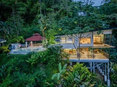 Casa La Roca, 3 habitaciones en Uvita, Cola de ballena