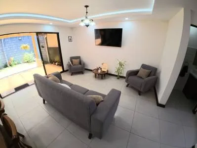Se vende hermosa casa en Santo Tomás de Heredia — photo 4