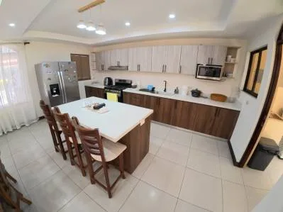 Se vende hermosa casa en Santo Tomás de Heredia — photo 5