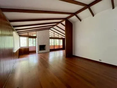 ALQUILER  DE CASA DE 280 M2 ÁREAS VERDES, GRANADILLA, CURRIDABAT