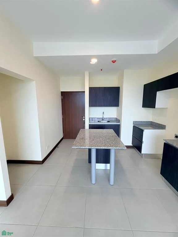 Venta Apartamento C307 Torre Los Yoses