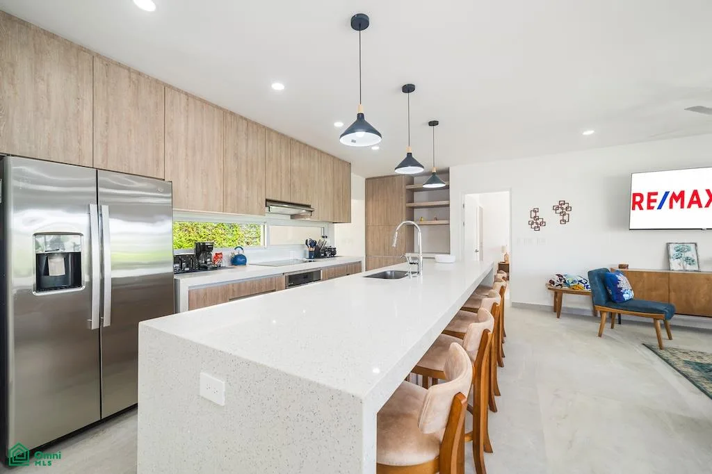 ¡LA CASA DE 5 HABITACIONES CON EL MEJOR PRECIO EN THE ENCLAVE! The Enclave C3 ~ Precio Reducido