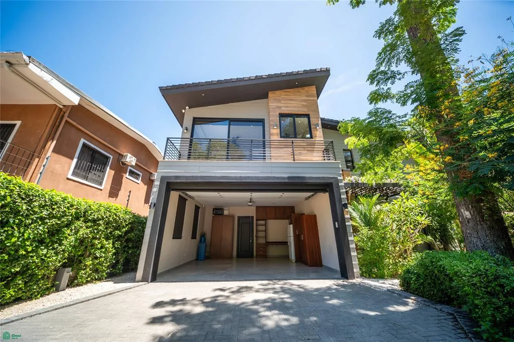 Casa Shangri-La | Vida costera moderna en Surfsidex