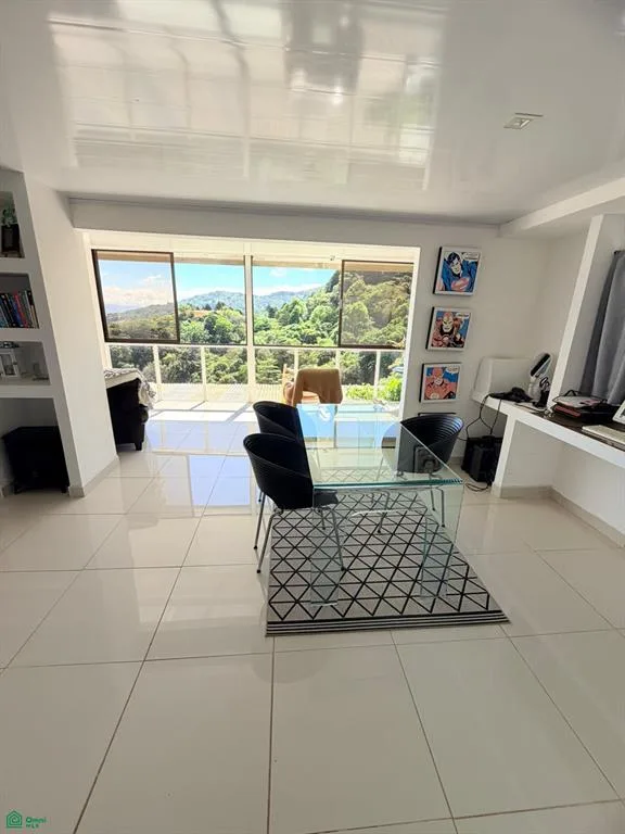 Venta de Casa de Lujo en Santa Ana, Pabellon. Amplio terreno, privacidad y confort