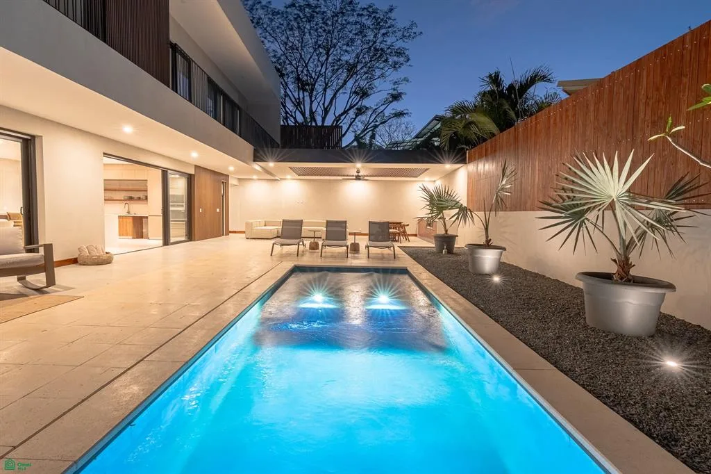 Casa Ku | Nueva Casa Moderna Tropical en Tamarindo con membresía al Mono Loco Beach Club