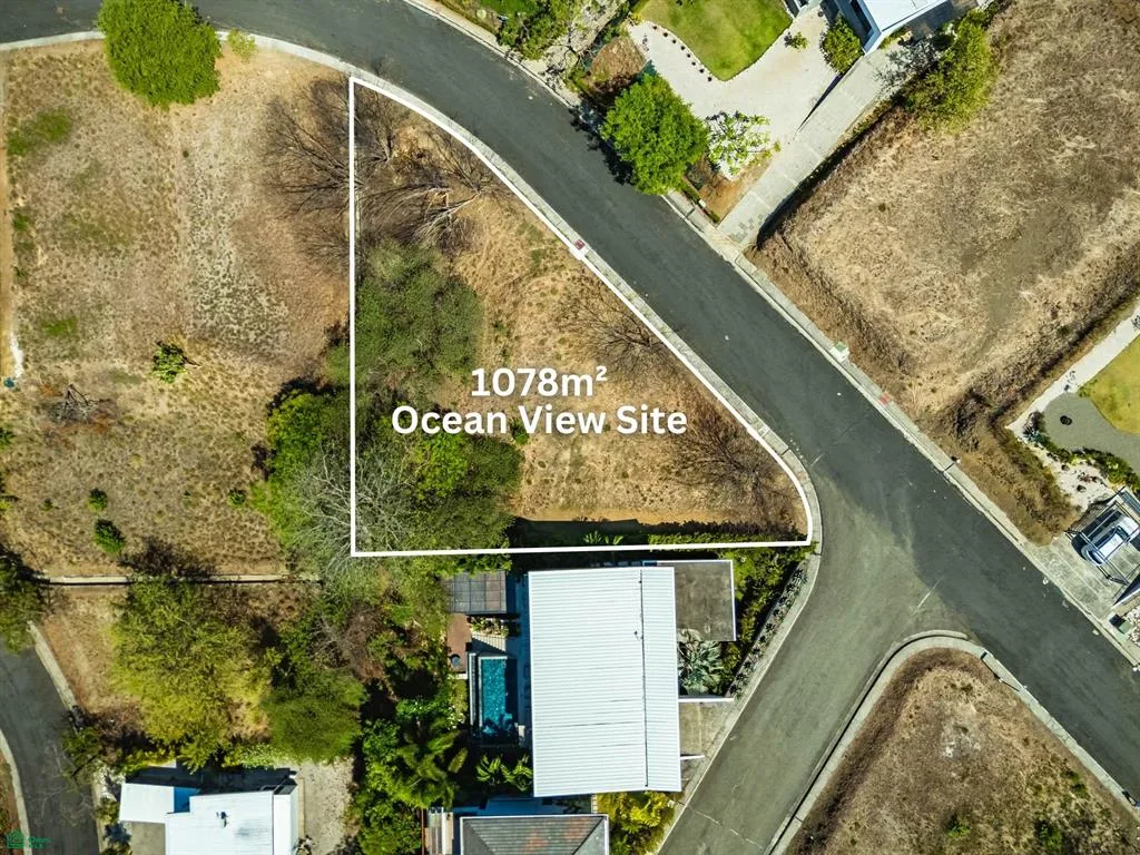 Espectacular Lote con Vista al Mar en Lomas del Sol