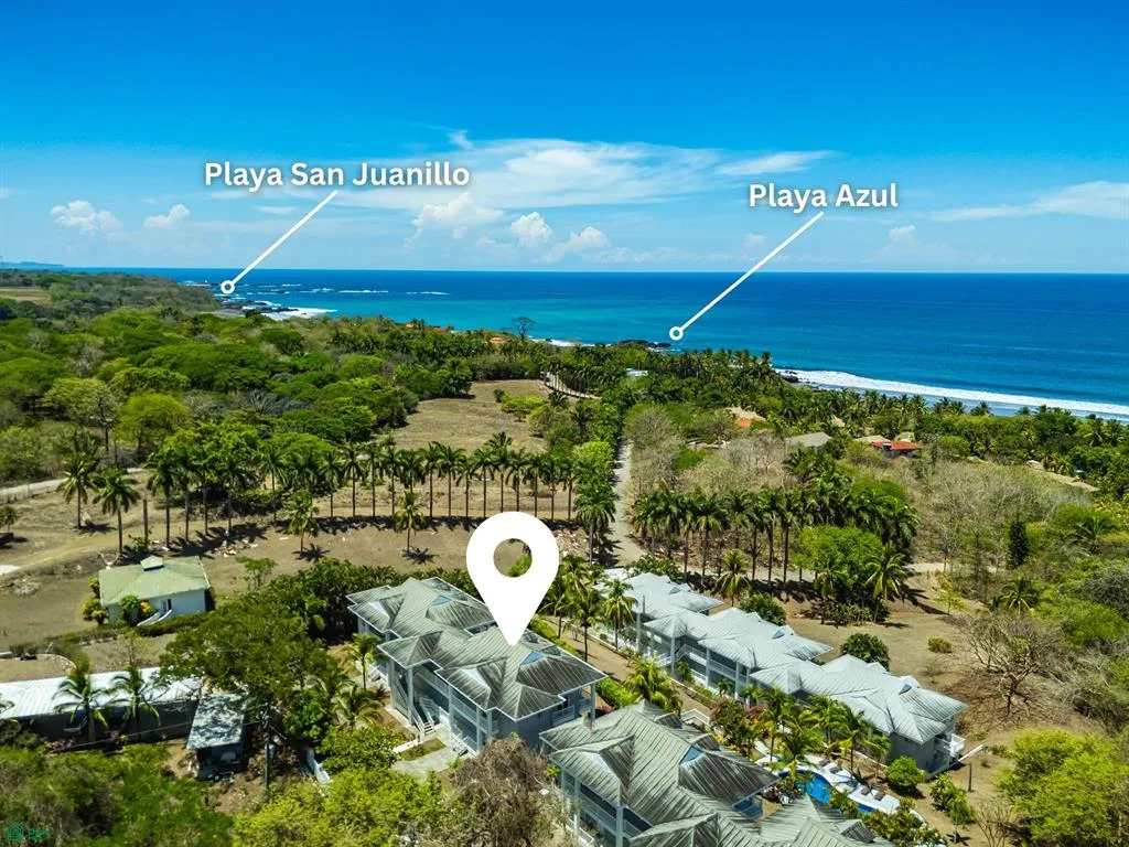 Condominio con vista al mar Playa Azul