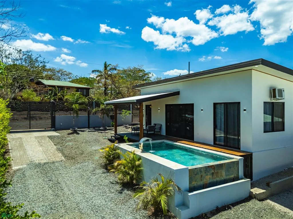 Casa Tropical Cerca de Playa Negra
