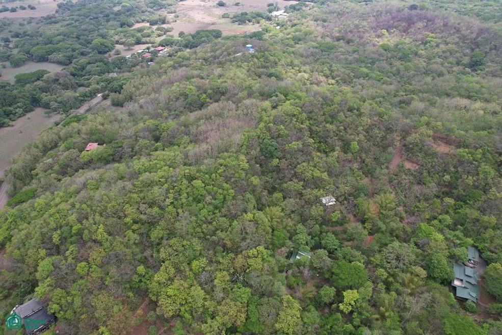 LOTE CON VISTA A LA MONTAÑA CERCA DE PLAYA NEGRA