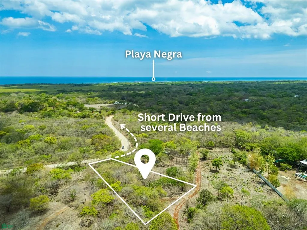 Dos Exclusivos Lotes con Disponibilidad de Agua en Los Pargos, Playa Negra