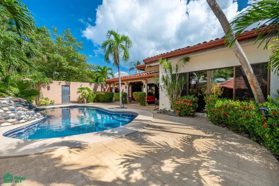 Casa Cascadas, Calle Limón, Surfside - Playa Potrero