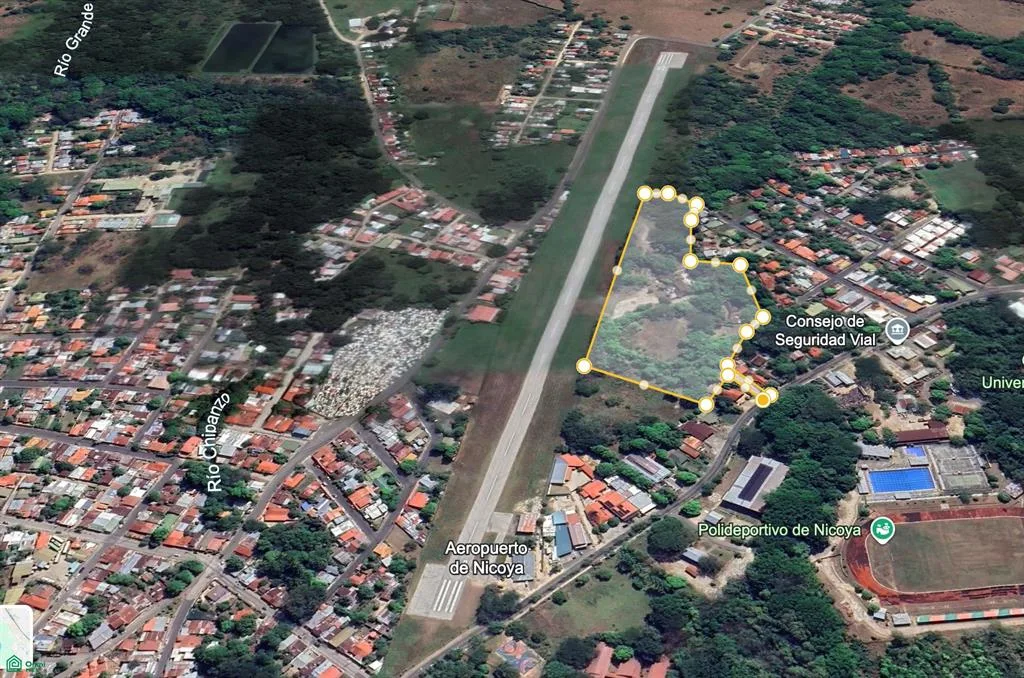 Oportunidad Única de Desarrollo con Acceso Directo a Pista Aérea en Nicoya, Guanacaste