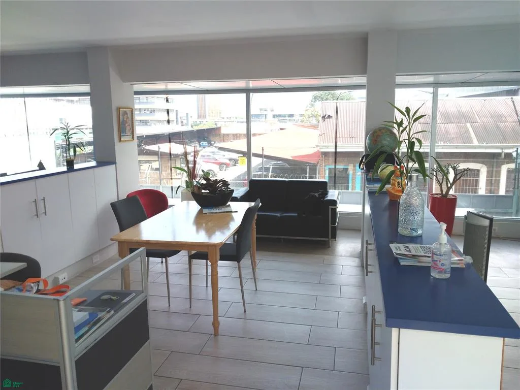 Edificio de oficinas corporativas en venta | Ubicación estratégica en San José — photo 2