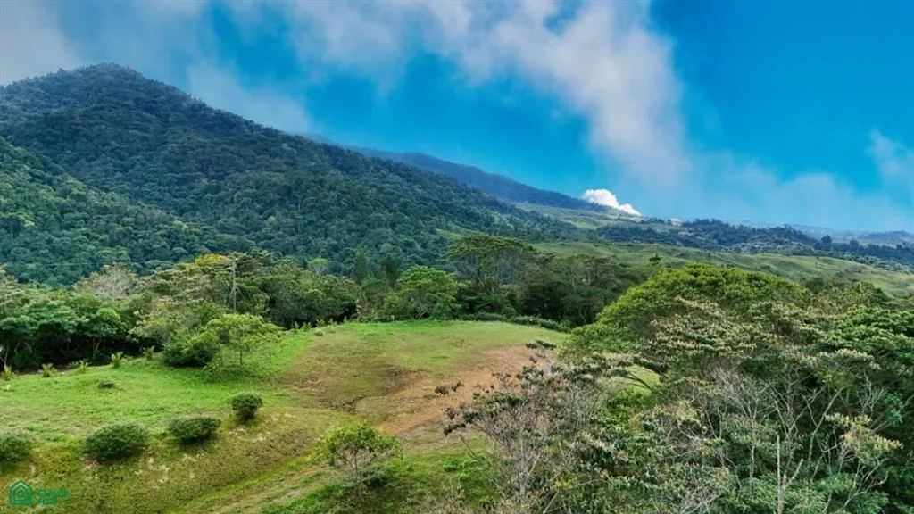 3,2 acres de paraíso panorámico en Santa Elena