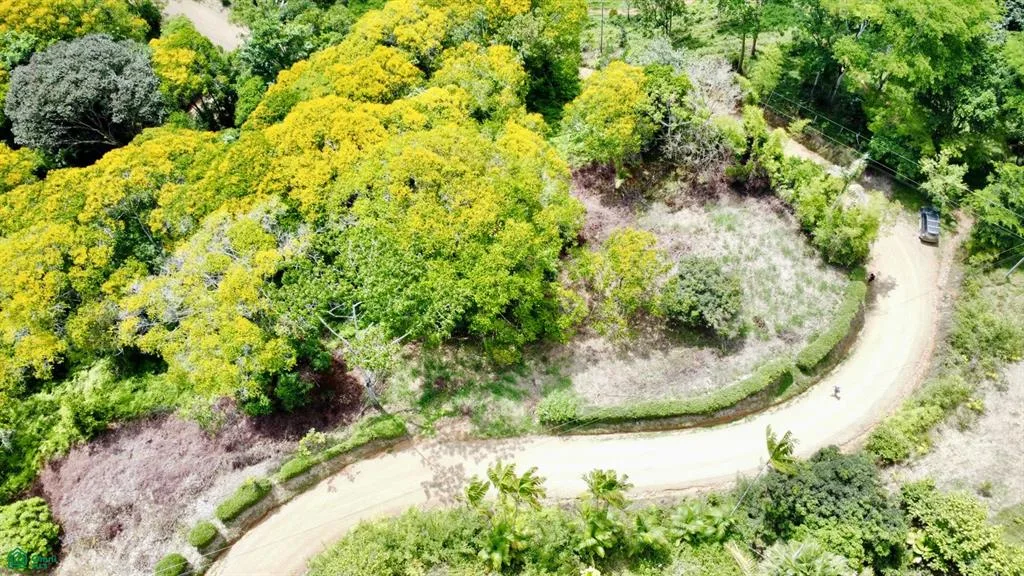 1.9 ACRES – ¡Propiedad con vistas a la montaña, con acceso a una vía pública!!