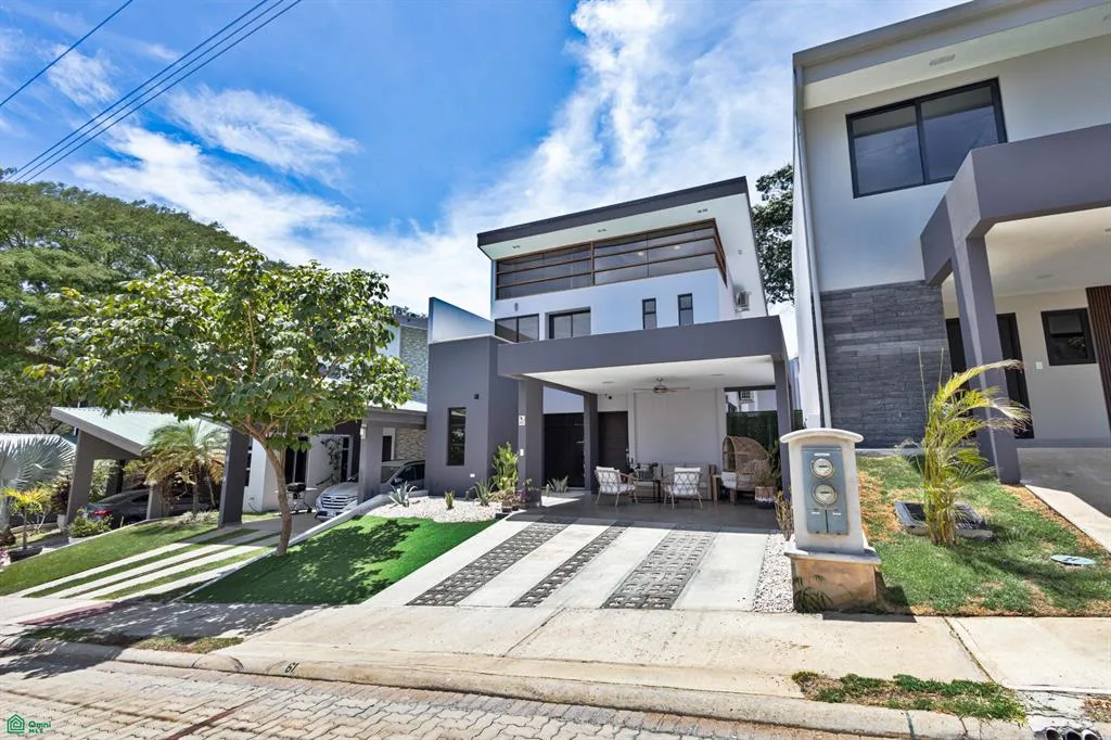Monte Hermoso 61 Spacious 3-Bedroom Townhome – Playa del Coco, Costa Rica