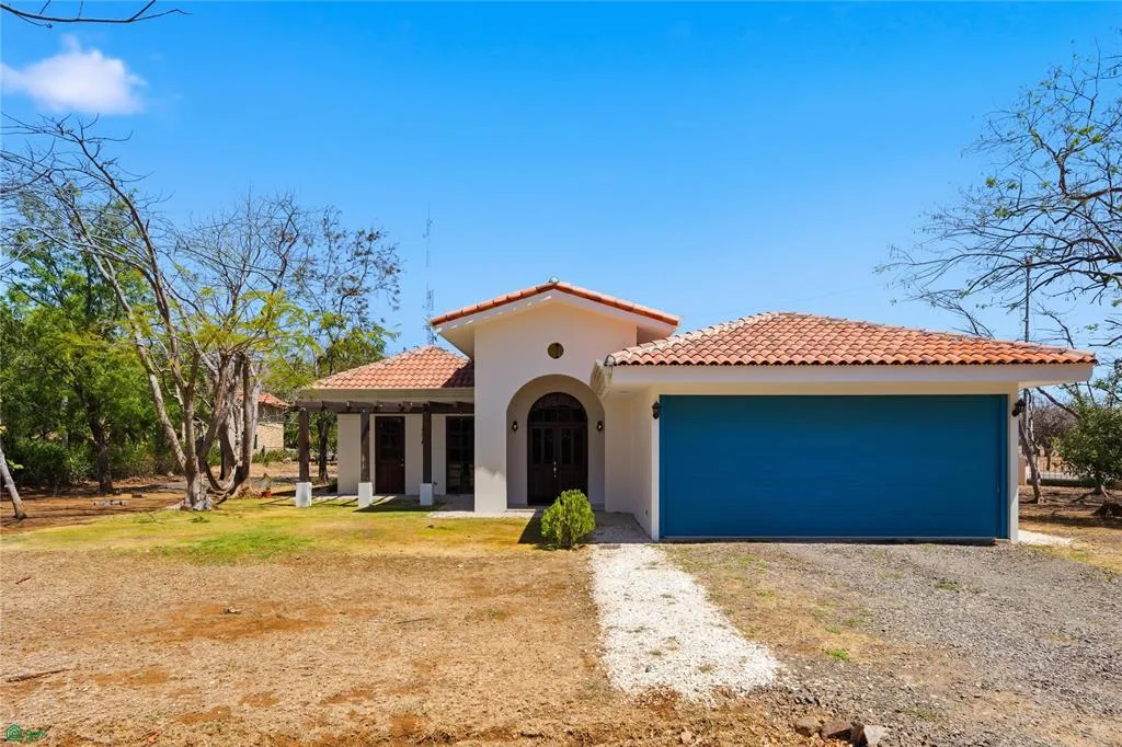 Stella Maris | Tranquil Home Within the Beauty of Altos Los Robles