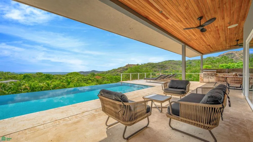 Dos Rios 65 | Residencia de lujo contemporáneo con vista al mar en Mar Vista