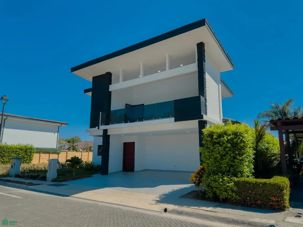 Casa moderna de 5 habitaciones en condominio privado – Liberia, Guanacaste