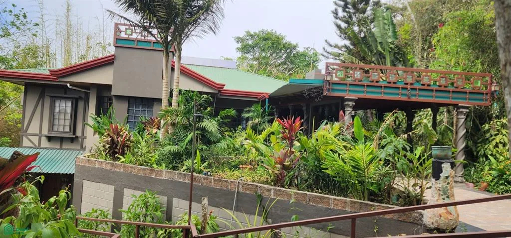 Nestled among mature trees and elegant bamboo, this property (Villa Mokha), located in Los Ángeles Norte de San Ramón, offers a truly unique residential experience where architecture, ...