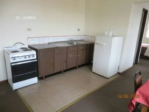Nice studio-room, 20 minutes from the Central Park of San José. It has a daily cleaning service, a bed, closet, private bathroom, fan, hot water, cable TV, private parking, Wi-Fi and ... — photo 3