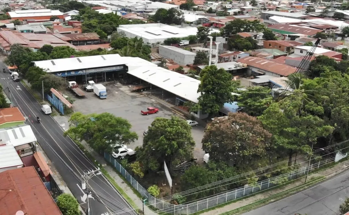 VENTA DE EXCELENTE PROPIEDAD ESQUINERA EN EL CORAZON DE PAVAS