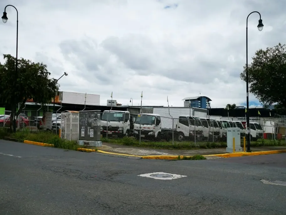 PROPIEDAD ESQUINERA EN VENTA – FRENTE EST. AL PACIFICO
