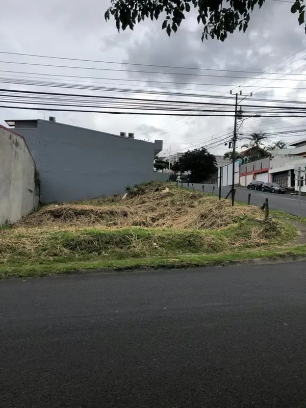 LOT DFOR SALE IN PAVAS