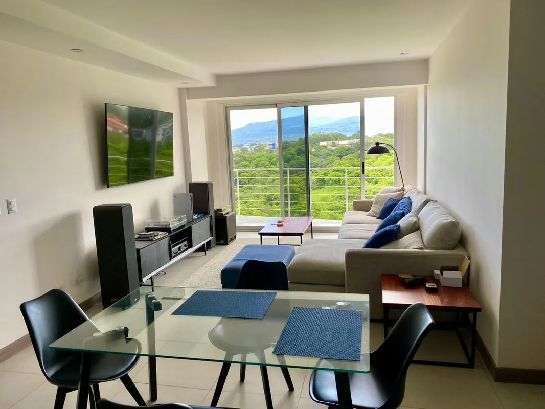 Excellent location in Guayabos de Curridabat accessible by Granadilla, Pinares and Curridabat avoiding high traffic .