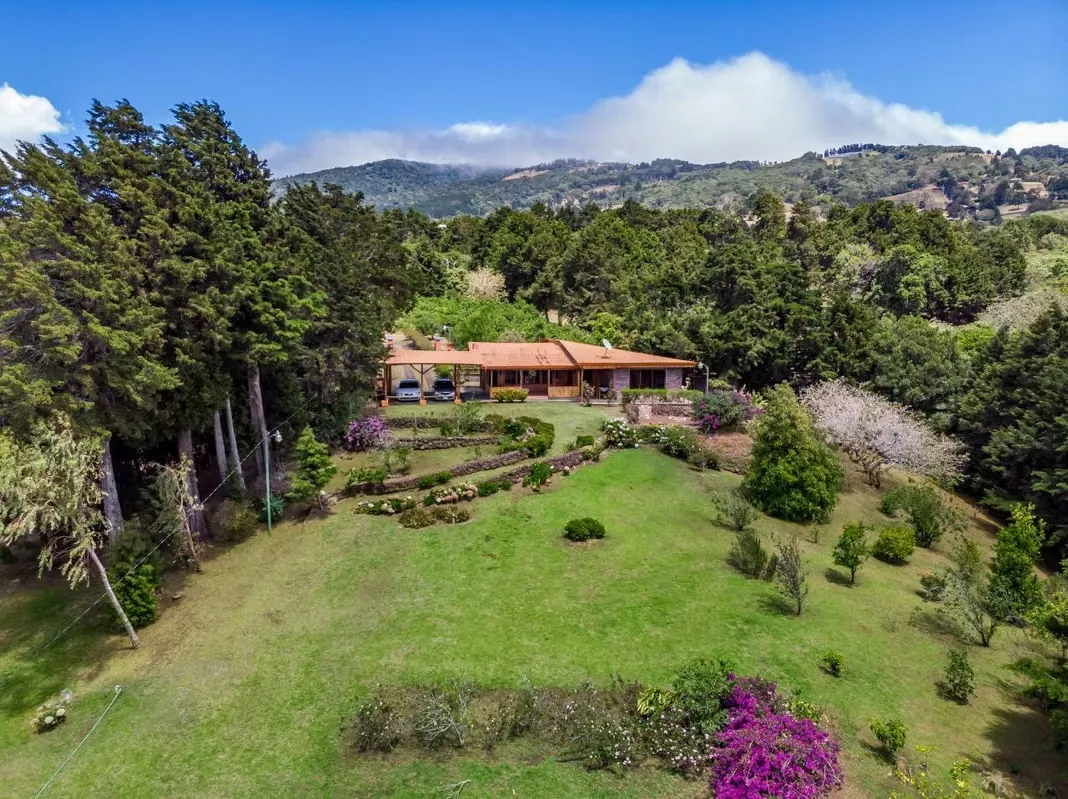 BEAUTIFUL FIFTH OF MOUNTAIN FOR SALE - ROUND SAVANNAH - ALAJUELA