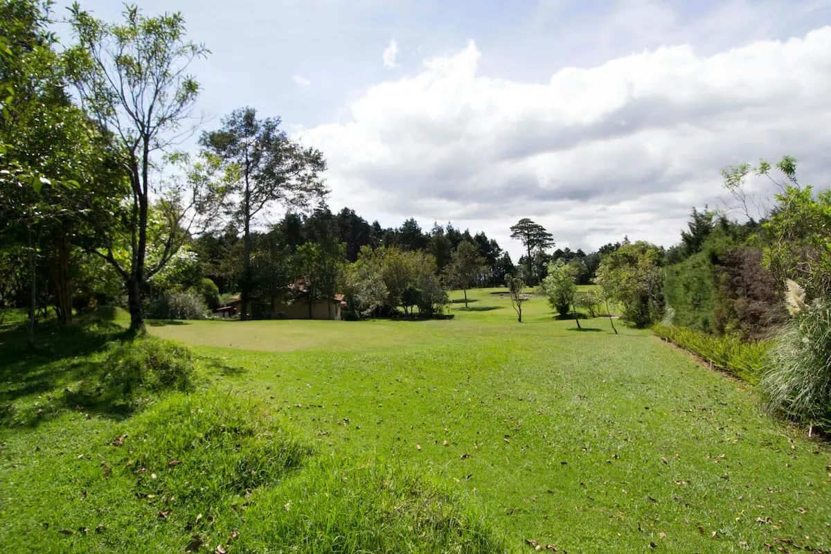 Beautiful property in Heredia for SALE with golf course (AD) — photo 3
