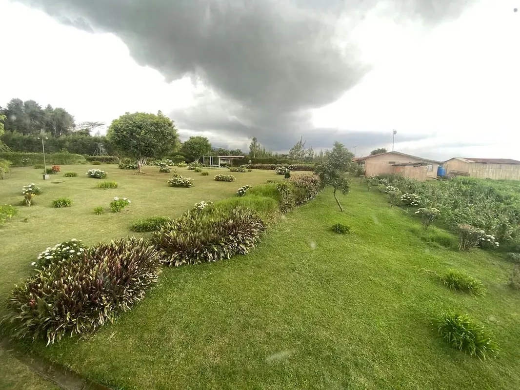 Venta de casa y terreno en las alturas de Coronado (AD)