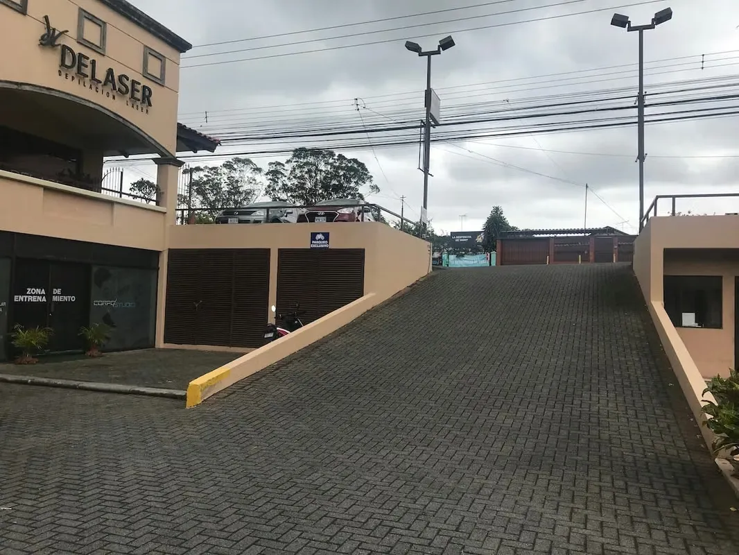 Premise space for rent in Comercial Center, Tres Ríos (AD) — photo 5