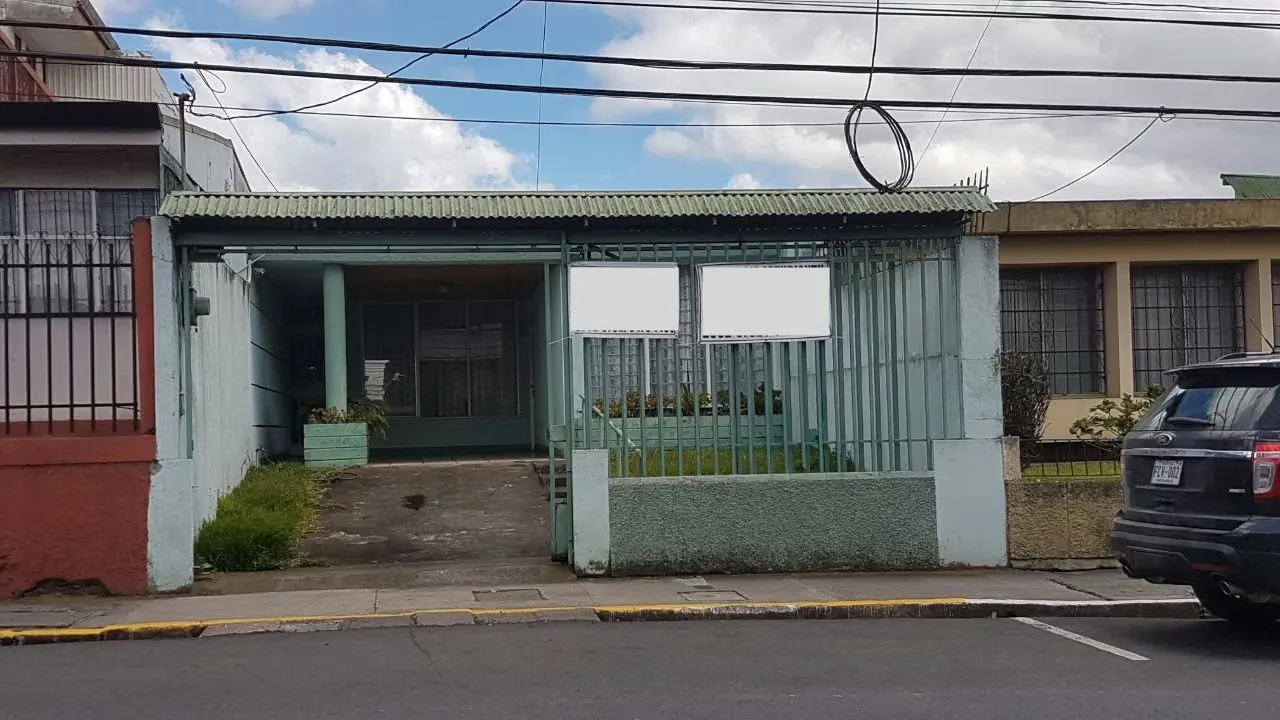 For sale 1 -story house in Cartago near the Basilica (AD)