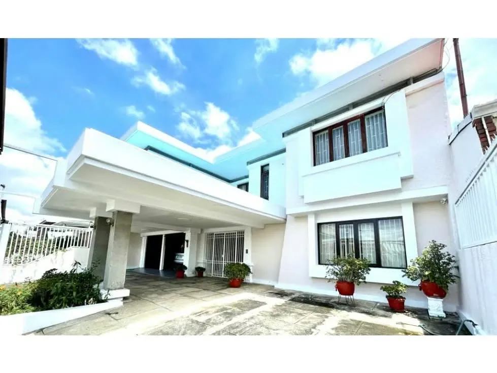 VENTA DE CASA DE LUJO, ALAJUELA, RESIDENCIAL MONTENEGRO