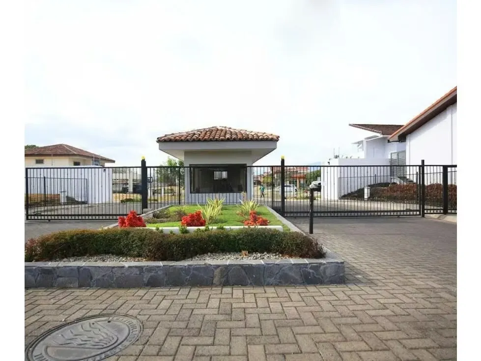 VENTA DE LOTE, ALAJUELA, LA GUÁCIMA, CONDOMINIO LOS CASTILLOS