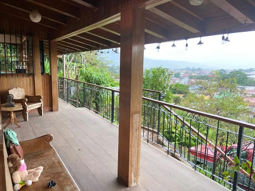 Venta propiedad c/casa y aptos de alquiler, La Colina, Curridabat (AD)
