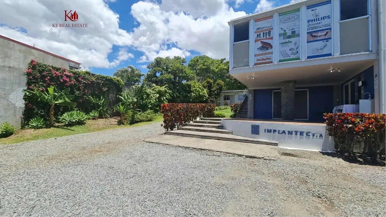 KE Real Estate sells property located in Los Yoses, San José. *Use of commercial soil* Field area: 1563.75 m2 / Building area: 670 m2 offices and 101.79 m2 parking lot Description: - ... — photo 4