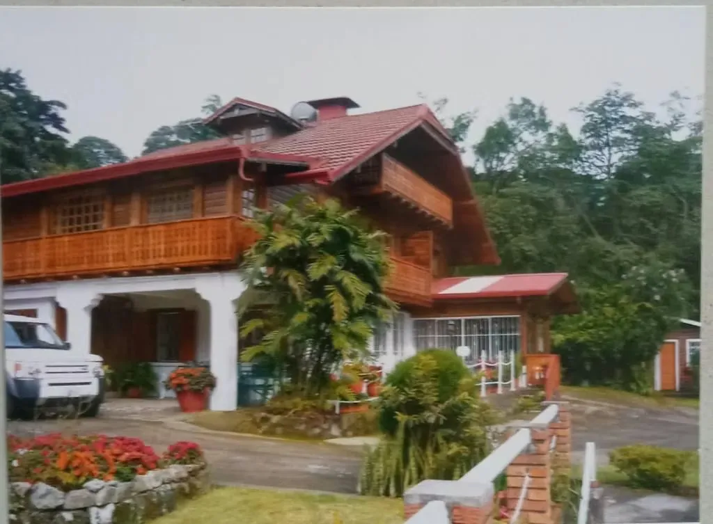 VENTA CASAS EN HEREDIA BARVA.