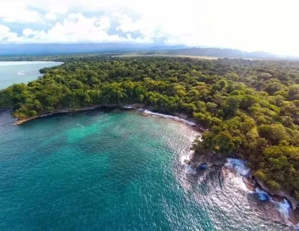Se vende propiedad frente a playa en Punta Mona, Caribe, Limón (AD)
