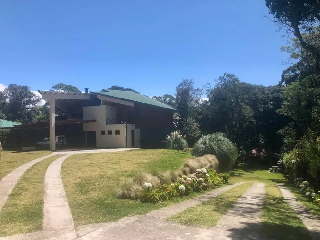 Spectacular Property for Sale or Rent located in Residencial El Monte in San Rafael de Heredia!!
