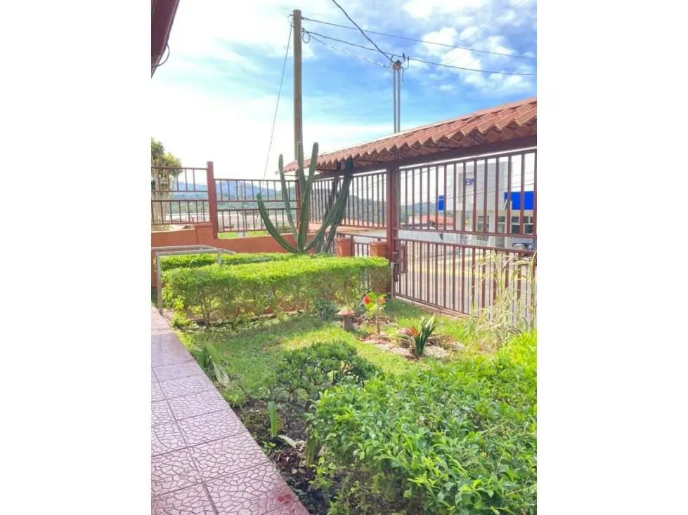 VENTA DE CASA, SAN MARCOS DE TARRAZÚ, LEON CORTES