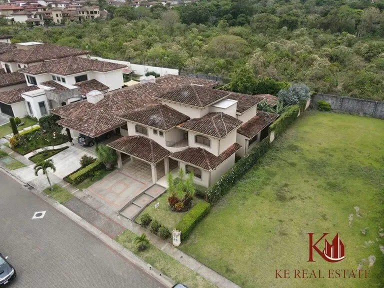 VENTA CASA SANTO DOMINGO HEREDIA