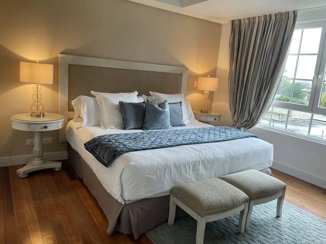 Luxury apartment, 3 rooms in vertical condominium in the best area of Escazú.
