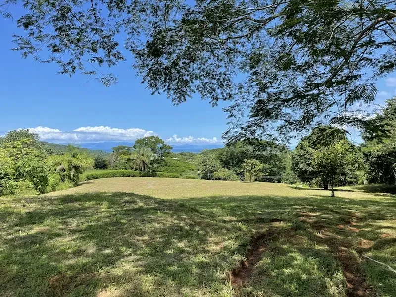 Beautiful 26,662 m² property located within Quinta Esencia, an exclusive gated community offering breathtaking ocean and mountain ...