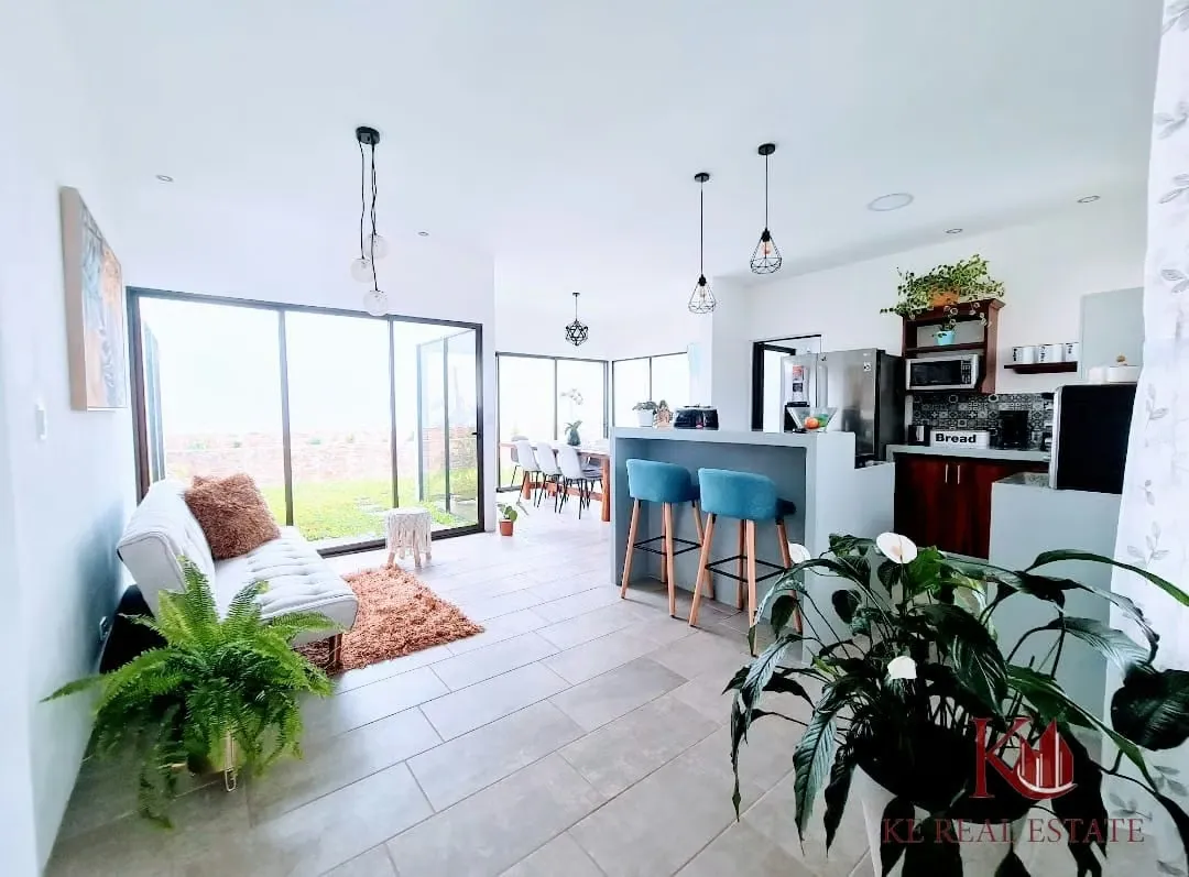 KE Real Estate sells house in Condominio Cordeline, located in Santo Domingo de Heredia, within Residencial Quizarco. Area: 215 m2 / Building area: 126 m2 Year of construction: 2022 ... — photo 2