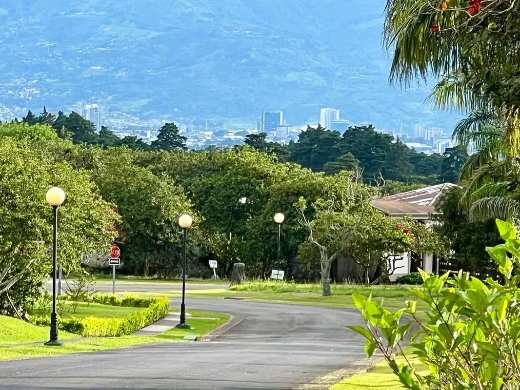 Lot in exclusive condominium San Isidro