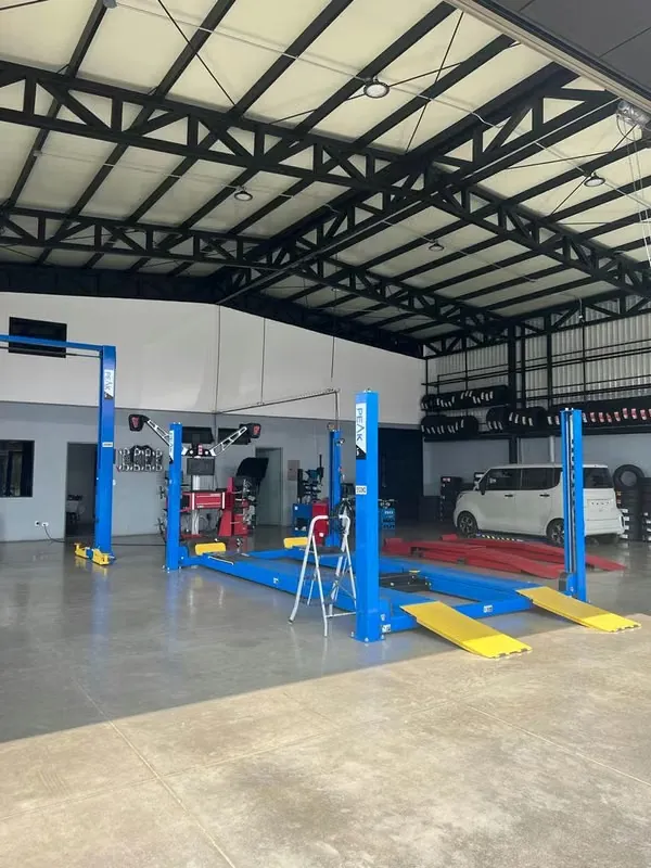 COMERCIAL OFFICE FOR SALE IN TIBAS